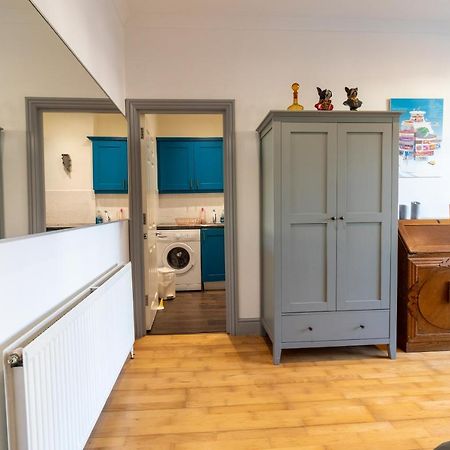 Spacious And Light Flat In Clapham Лондон Екстериор снимка