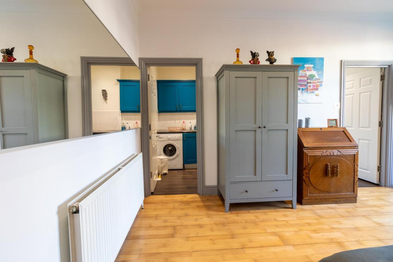 Spacious And Light Flat In Clapham Лондон Екстериор снимка