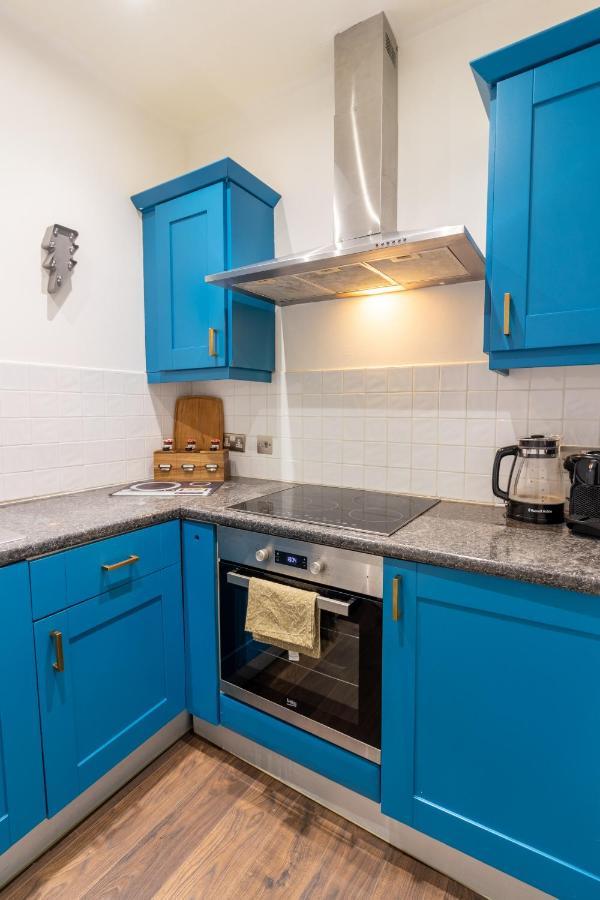 Spacious And Light Flat In Clapham Лондон Екстериор снимка